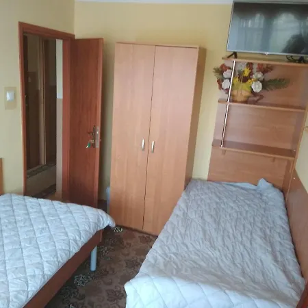 Проживання в сім'ї Goscinne *