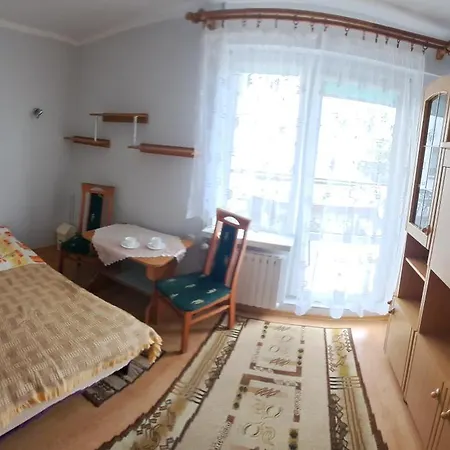 Проживання в сім'ї Goscinne *