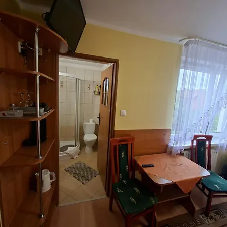 Проживання в сім'ї Goscinne *